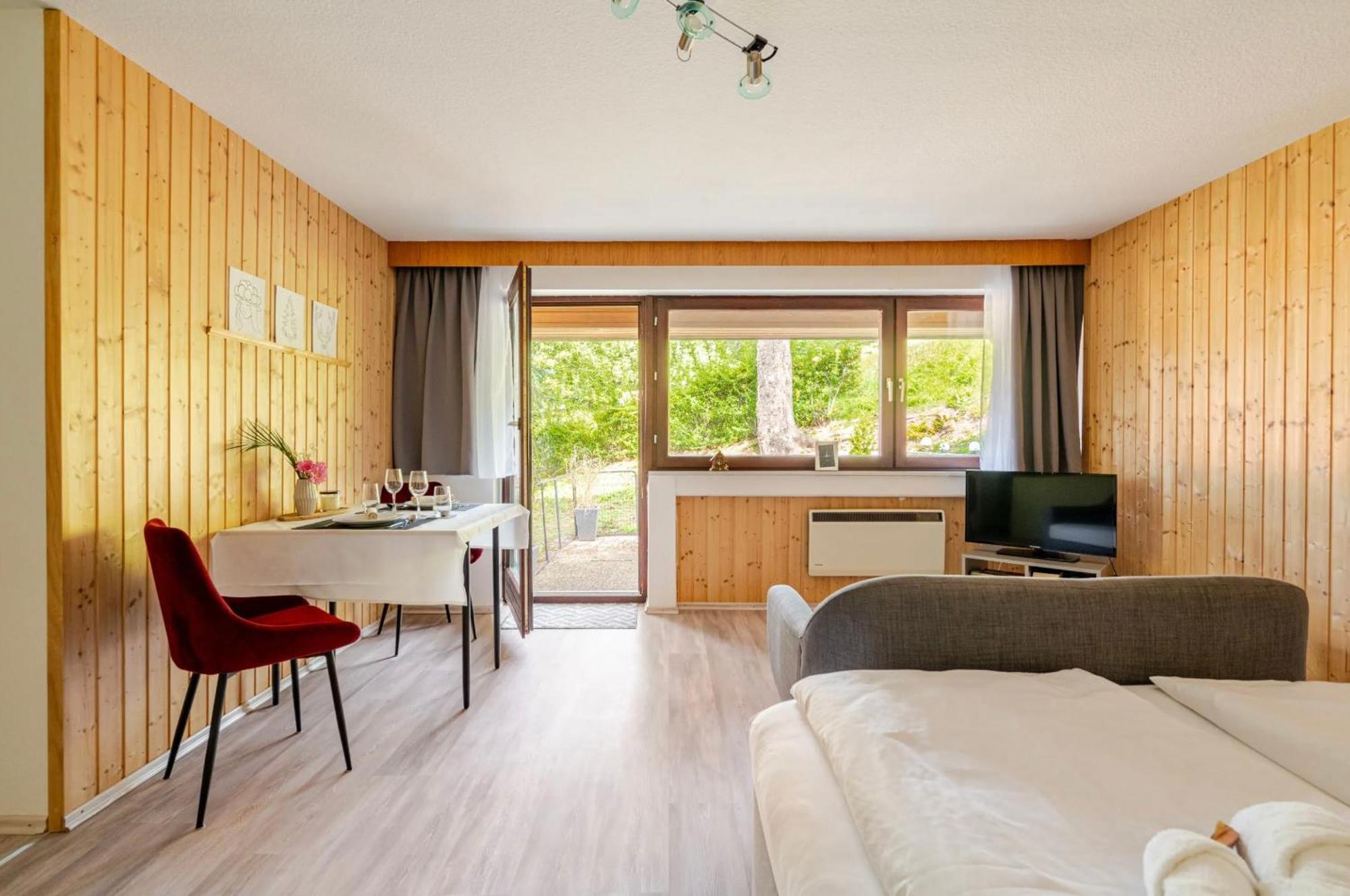 An Wanderwegen Gelegen Mit Terrasse Und Boxspringbett Apartment Sasbachwalden Luaran gambar